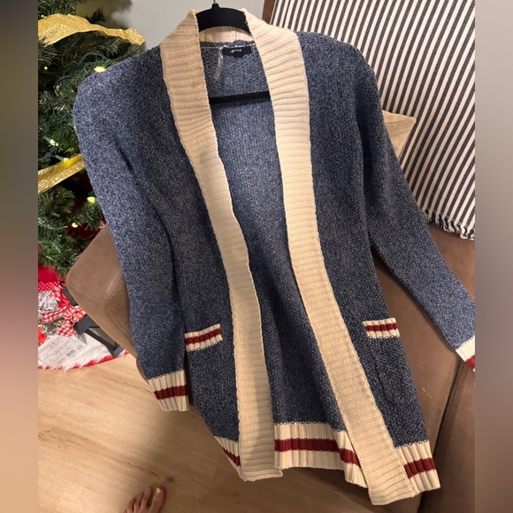 Ladies cardigan ✨ - Picture 2 of 2